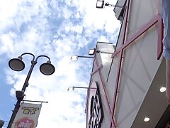 1005-26551568e13497a6d35 Freaky Asian Babe Publicly Peeing Live on Camera